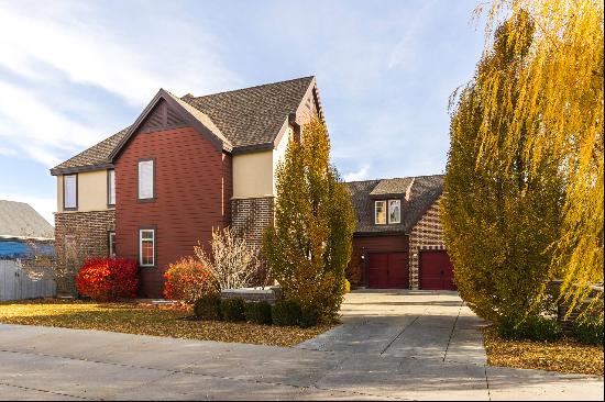 Recently Remodeled Parade Home Near Lake