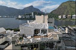 Single-level penthouse with breathtaking views of Lagoa and Christ the Redeemer