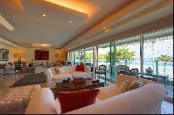 Excellent apartment with ocean view and double-height ceiling in a prestigious b