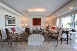 Excellent apartment with ocean view and double-height ceiling in a prestigious b