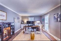 Recently renovated 4-bed executive rental home nestled in prestigious Des Peres