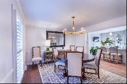 Recently renovated 4-bed executive rental home nestled in prestigious Des Peres