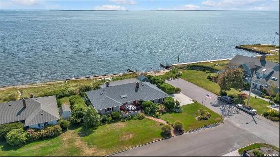 PLAN YOUR DREAM SUMMER LOCATION! BAYFRONT IN SAYVILLE RARELY COMES UP! This 4 bedroom/4 ba