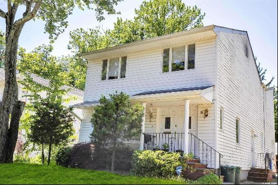 Sunlight drenched spacious colonial in the heart of Great Neck 2 blocks from Kings Point. 