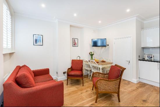 Studio flat for sale in Knightsbridge, SW3