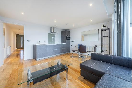 Situated in the heart of Islington, this one bedroom apartment offers contemporary living 