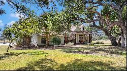 Serene Hill Country Retreat