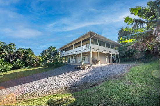 Lovely, ocean and mountain view custom home