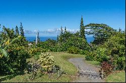 Lovely, ocean and mountain view custom home