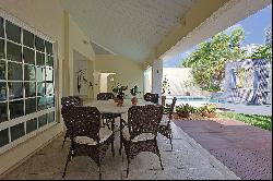 Furnished mansion in a gated community with full leisure amenities and security