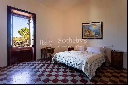 Neo-Medieval Villa with panoramic view of the Val di Noto