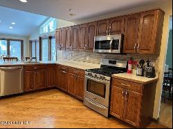 919 Northumberland Drive, Niskayuna NY 12309