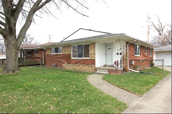 22005 Frazho Street, Saint Clair Shores MI 48081