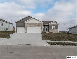 6412 Clear Creek Street, Papillion NE 68157