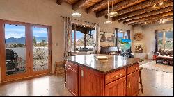 1232 La Luna Ln, Taos NM 87571