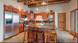 1232 La Luna Ln, Taos NM 87571