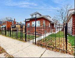 7917 S Oglesby Avenue, Chicago IL 60617