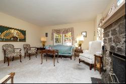 15 Pine Hill Terrace, Stamford CT 06903