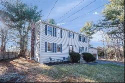 6 Virginia Meadows Dr, Attleboro MA 02703