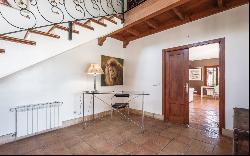 Elegant villa with a traditional Andalusian-style design set in , Marbella 29660