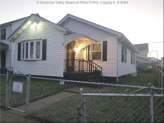 91 A Boomer Street, Boomer WV 25031