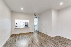 Chic 2 Bed condo in the Heart of SOHIP