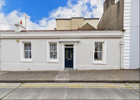 No. 7 is an attractive terraced house offering approximately 160 sq. m / 1,722 sq. ft of l