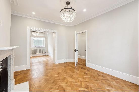 A spacious town house for rent on Dorset street, W1U