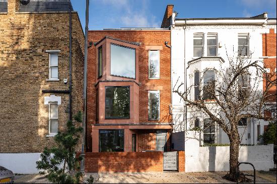 A stunning new build house for sale in Brook Green, W6.