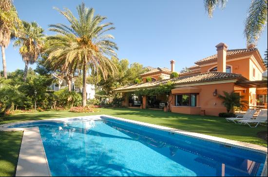 A charming Andalucian style villa in a highly sought-after neighbourhood.