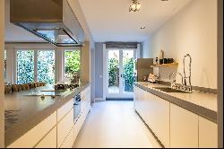 Elegant and Charming Townhouse with Museumplein Views on Johannes Vermeerstraat