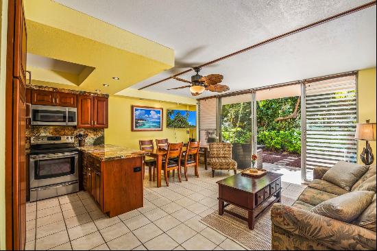 Close proximity to Maui's sandy beach Kamaole II