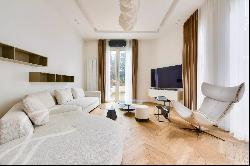 FOCH- FAISANDERIE - Luxurious 2-bedroom Apartment surrounded by 260sqm of garden