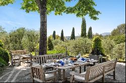 Charming Bastide with olive grove and beautiful panoramic view