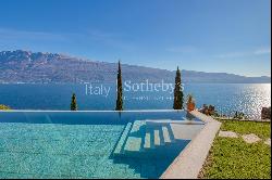 Exclusive lemon house with a picturesque view of Lake Garda