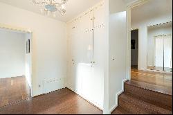 Flat, 4 bedrooms, for Sale