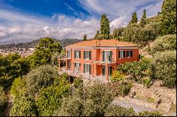 Enchanting villa with swimming pool in Imperia