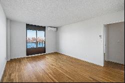 25-40 Shore Bl;vd,Astoria, NY, 11102