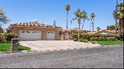 Spacious Residence To Make Your Own in Prime Indian Wells