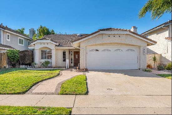 463 Lazy Brook Court, Simi Valley