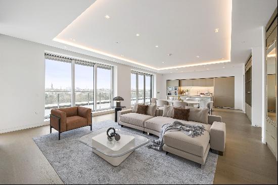 Stunning 4 bedroom penthouse apartment to rent in Lillie Square, SW6.