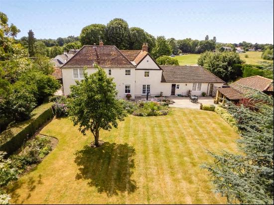 Charming 5 bedroom period house for sale in Matching Green