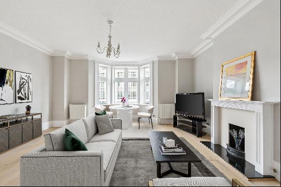 Bright three bedroom apartment to rent in Marylebone, NW1.