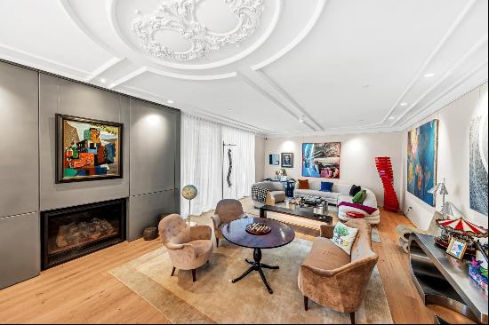 Residence 5 at 532 West 20th Street Condominium is a luxurious full-floor home in a ful