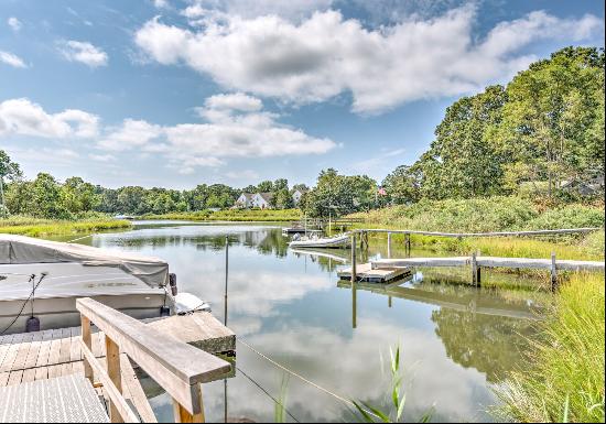 This waterfront Southampton home is a perfect destination. It offers five bedrooms, two li