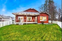 Craftsman Cottage in Dover Bay