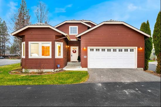 Craftsman Cottage in Dover Bay