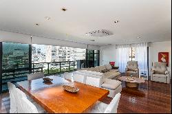 Renovated apartment with skyline and Christ the Redeemer views