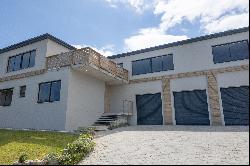 Newly built double storey home situated in Lower Robberg.