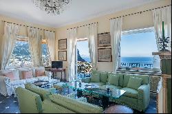 Penthouse with terraces in the heart of Capri